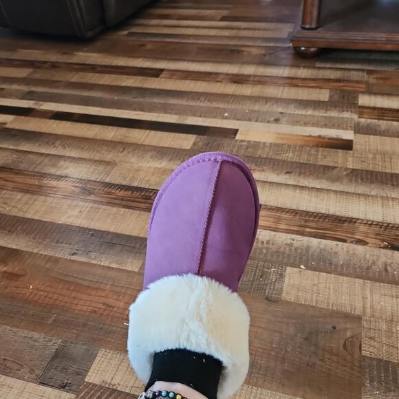 🆕Women Grape Madge Fuzzy Ethylene Vinyl Acetate Faux Fur Faux Suede Slipper - Picture 1 of 7